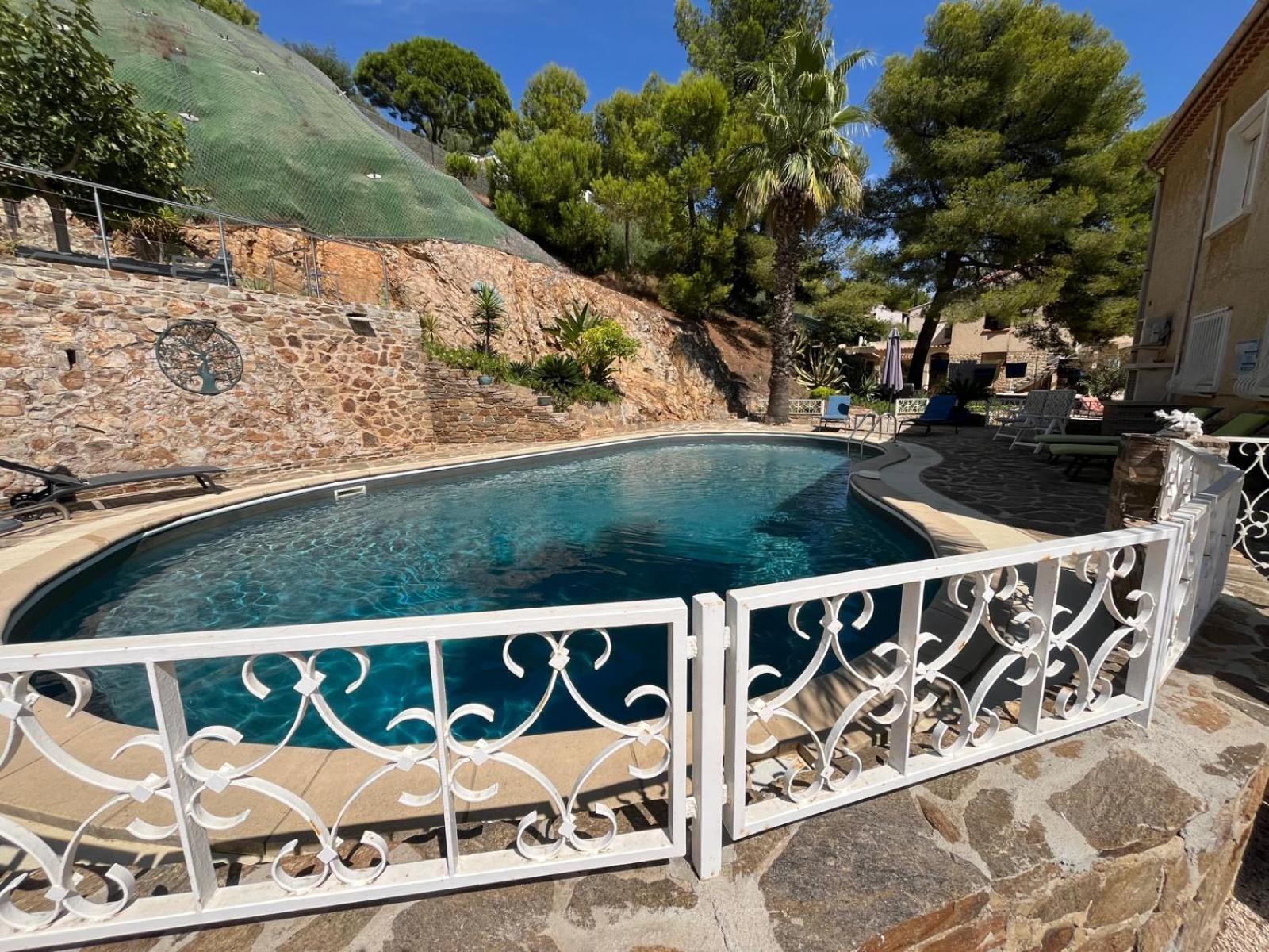 Meuble Tourisme 4*, Les Pieds Dans L'Eau, Villa Las Palmeras La Londe-les-Maures Exterior photo